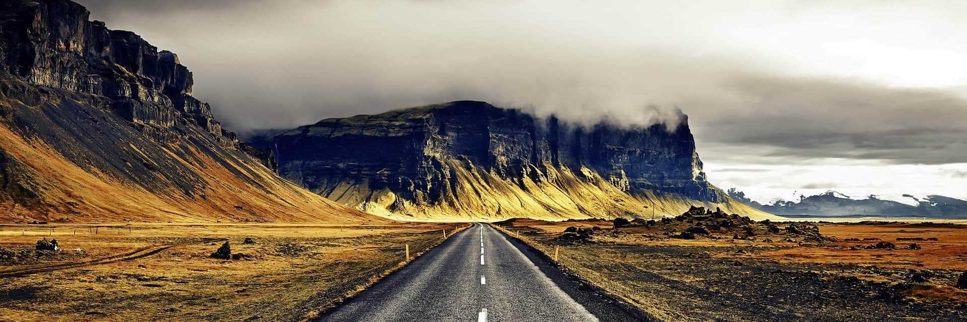 Road to Vatnajokull Glacier