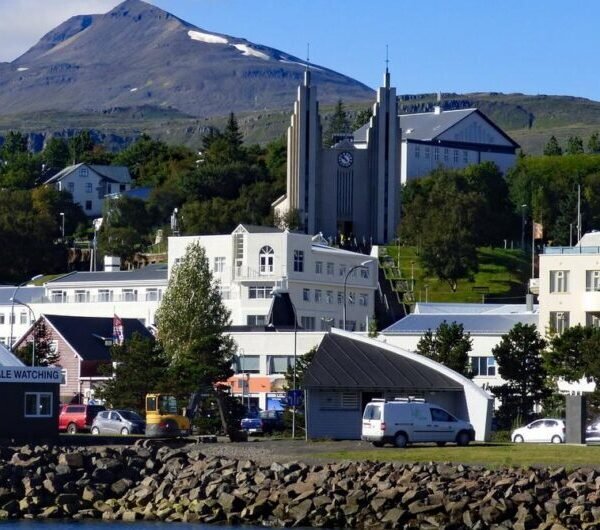 West Iceland & Westfjords Travel Guide